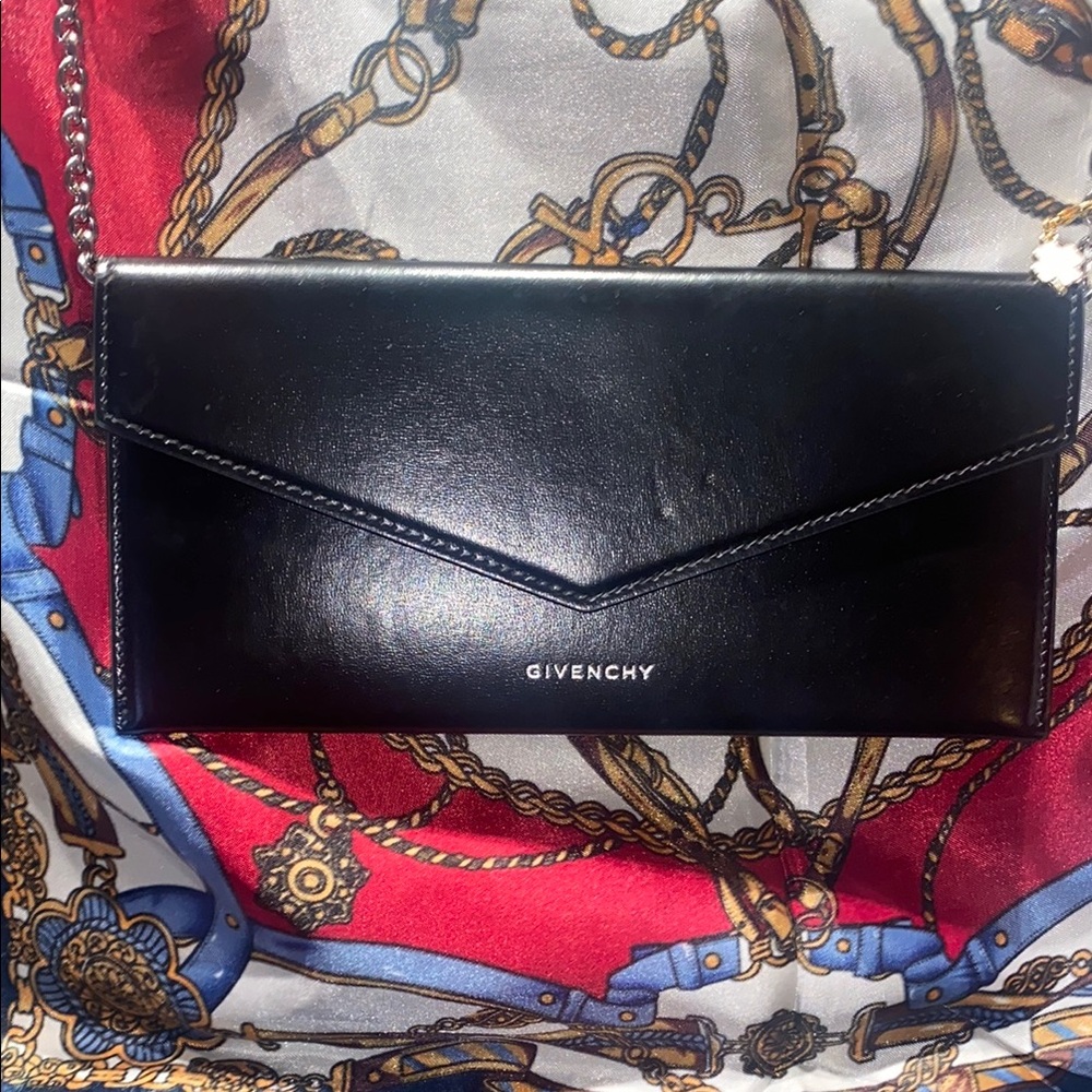 Givenchy Black Crossbody Bag with Minimalist Design unbranded chain